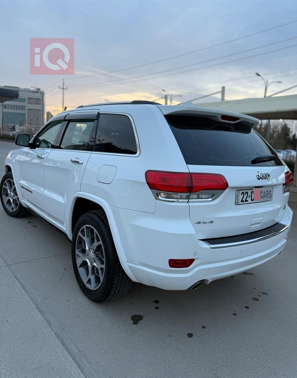 جیپ گراند شیرۆکی